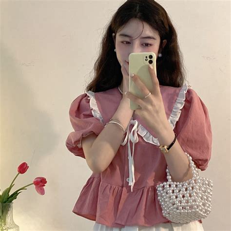 超短上衣甜美女生头像