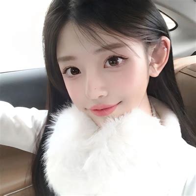 阳光明媚的甜美女生头像