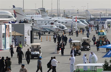航趣飞机网带您走进2011迪拜航展_私人飞机网
