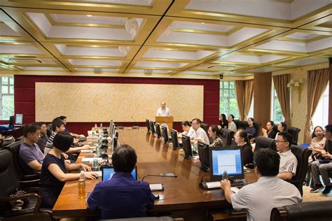 学校首次召开新进教职工述职评议会-广东外语外贸大学人力资源部