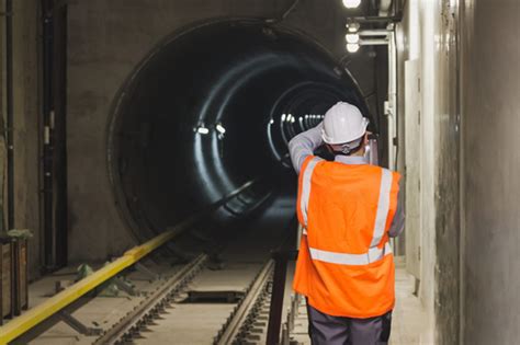 干货 | 测量机器人在地铁隧道监测中的应用_工作