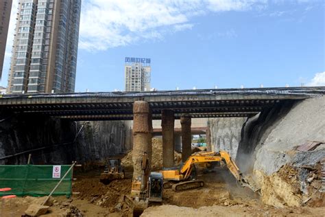 凤凰山隧道、凤凰大道（广巴线下穿通道）项目进展顺利-广元市住房和城乡建设局