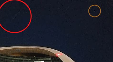 北京上空划过一颗超亮火流星专家：非常亮且大或有陨石坠落_腾讯视频