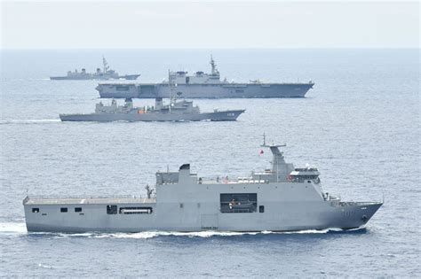 日菲进行海上联合军演 两国均出动最大战舰_凤凰网