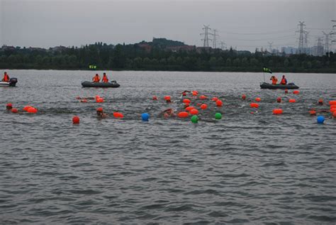 市局游泳代表队参加重庆市公开水域游泳比赛