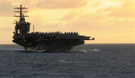 在南海演习的美国海军：“我们能看到他们，他们也能看到我们”