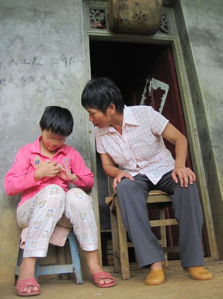妈妈，求你快回来！云南11岁男孩写千字日记后，离家寻母遇车祸截肢