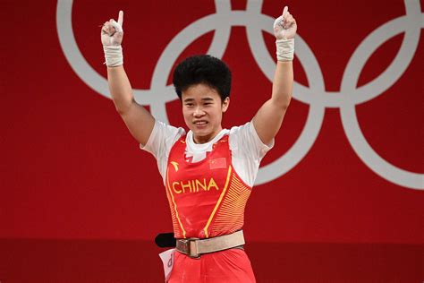 中国第二金！女子举重49公斤级侯志慧夺冠