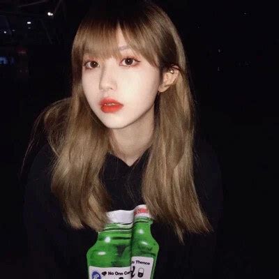 头像温柔窒息女生