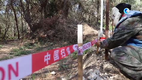 中国维和部队列装新型防地雷反伏击车_凤凰网视频_凤凰网