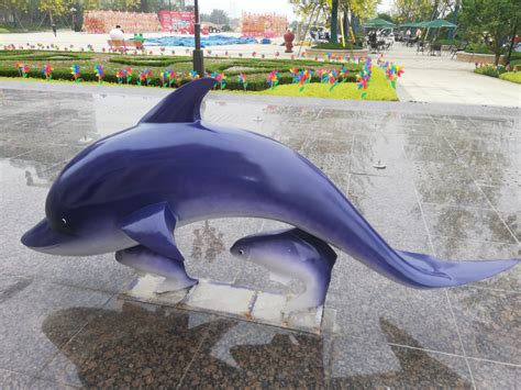 玻璃钢海豚卡通雕塑抽象海洋生物动物模型道具港城雕塑|价格|厂家|多少钱-全球塑胶网