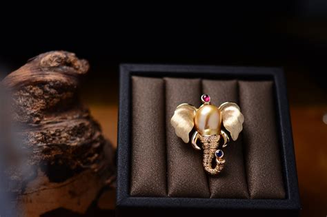 『珠宝』Tiffany 推出 Tiffany Save The Wild 大象保护主题珠宝 | iDaily Jewelry · 每日珠宝杂志