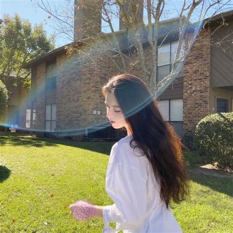甜美女生头像侧脸图文可爱