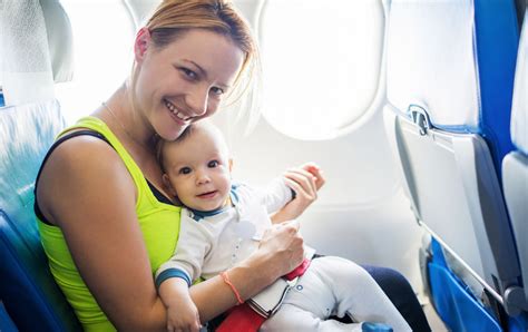 宝宝发烧妈妈着急 东航乘务员精心照顾为旅途解忧 - 民用航空网