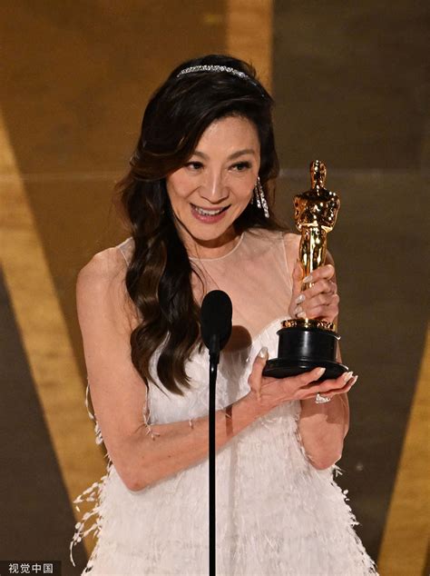 杨紫琼获第95届奥斯卡影后！成奥斯卡历史上首位华裔最佳女主角