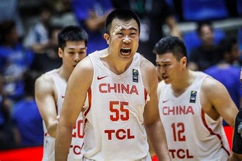 中国男篮最新红蓝队邀请名单：易建联、周琦领衔_凤凰体育