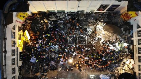7月23日14时56分，齐齐哈尔市第三十四中学体育馆发生屋顶坍塌……_新浪新闻