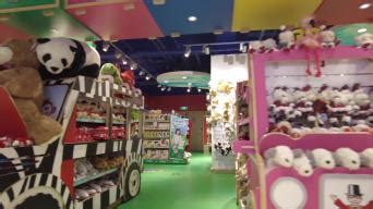大型毛绒玩偶的Pop-up Store : 第三批制作的大型玩偶 亮相H
