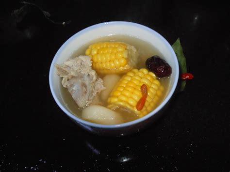 【简易版马蹄排骨汤的做法步骤图，怎么做好吃】湘吉楽juju_下厨房