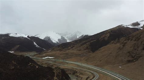 西藏林芝：拉林高速公路米拉山口段风光—高清视频下载、购买_视觉中国视频素材中心