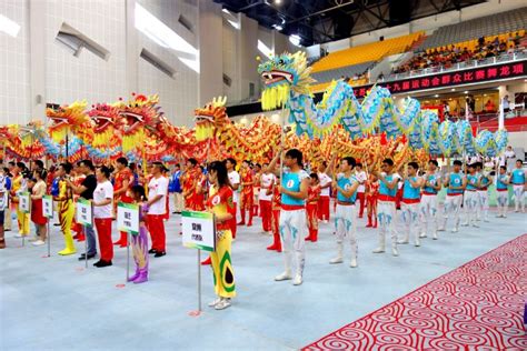 中国龙舞龙比赛高清图片下载-正版图片501625318-摄图网