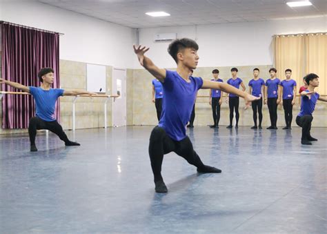 身高175男生舞蹈艺考达到院校要求了吗，到底多高才能达到舞蹈院校要求的标准呢！_2023舞蹈艺考最新资讯-舞蹈艺考培训就在舞研艺考！
