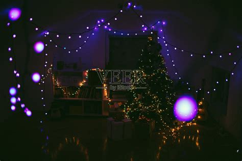 圣诞节的晚上的气氛照片摄影图片_ID:150254112-Veer图库