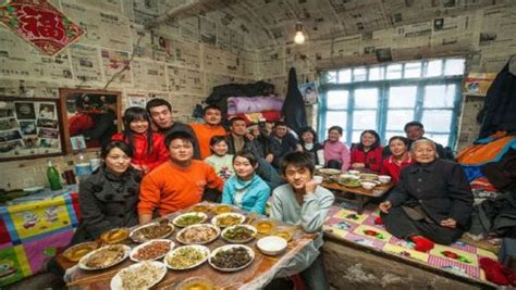 《乡村爱情》中为什么东北人会在炕上吃饭_历史文化_中国5000历史网-www.y5000.com