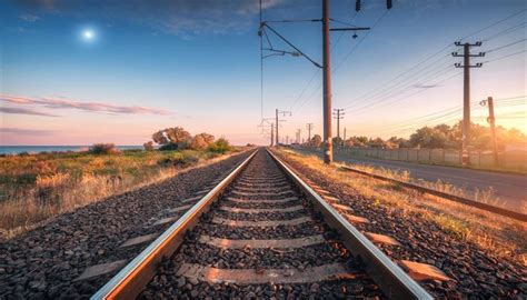 火车和铁轨哪个先发明出来的 - 生活百科 - 微文网