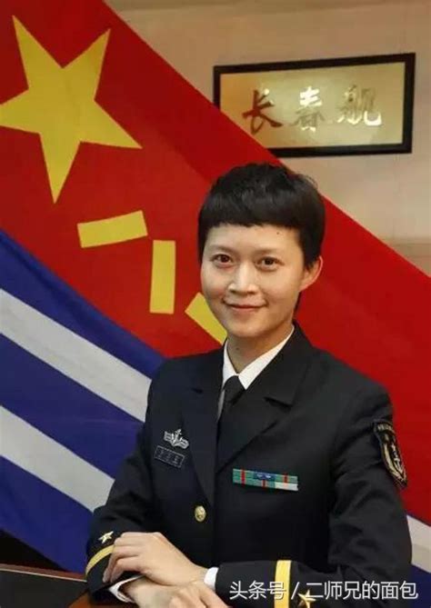 从年薪百万的华为总裁秘书到海军首位女副舰长，她的人生可谓传奇
