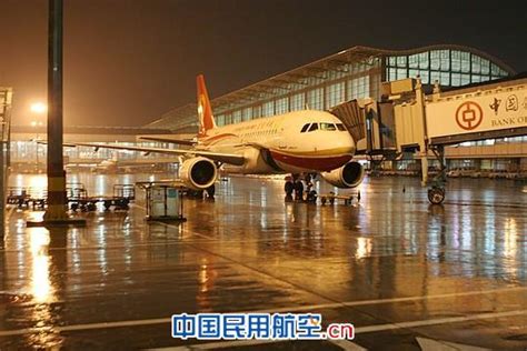 成都双流机场遭受雷雨袭击 导致进出港航班受阻 – 中国民用航空网
