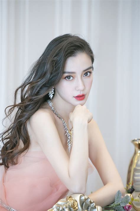 杨颖超级露的图片