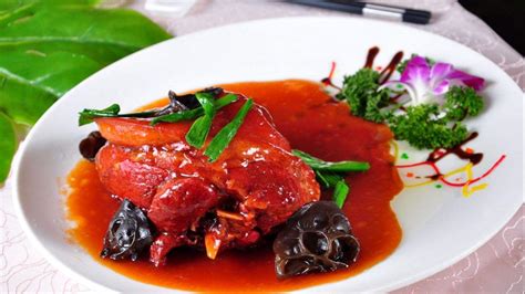 中西结合-中餐之首是鲁菜，鲁菜的海鲜怎么配葡萄酒 - 知乎