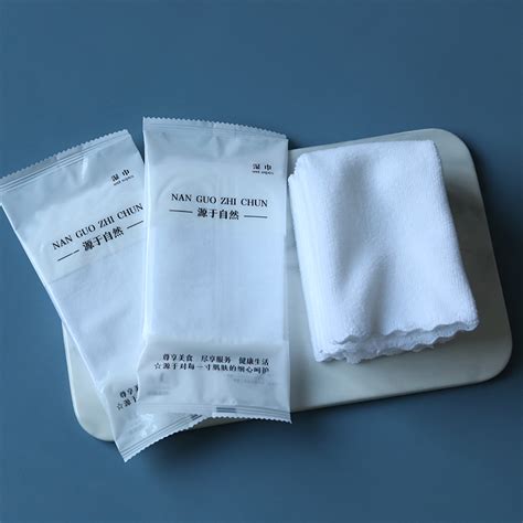 饭店一次性湿毛巾餐饮酒店用一次性纤维湿巾四边封磨砂湿毛巾-阿里巴巴