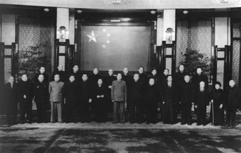 1935年12月27日，在中国大学举行慰劳大会，慰劳被捕、受伤的同学。图为参加大会的女生救护队-中国抗日战争-图片