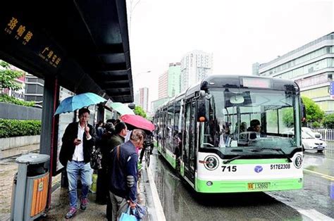【40年光影故事】武汉迈入大公交时代:从挤车到选车(图)|500px_新浪新闻