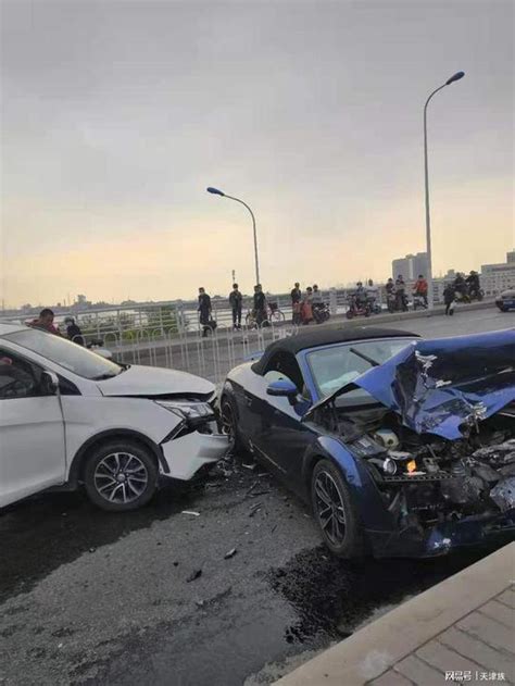 突发！厦门高速惨烈车祸！2女子当场身亡！|行驶|身亡|车祸_新浪新闻