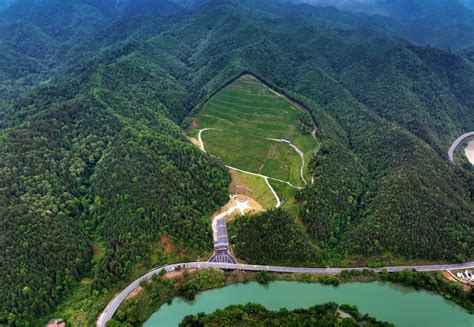 矿山生态恢复治理 让泾阳北部从此绿起来美起来_陕西频道_凤凰网