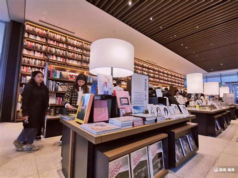 西安首家茑屋书店开业啦！被誉为全球最美书店|书店|西安|首家_新浪新闻