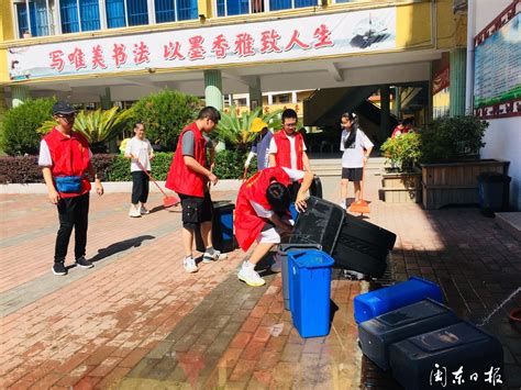 三官庙街道办事处湖光苑社区组织志愿者打扫卫生活动-大河报网