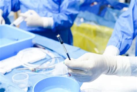 快、准、稳——皖南医学院弋矶山医院成功完成一例三尖瓣生物瓣置换术后2周的无导线起搏器植入术 -- 严道医声网