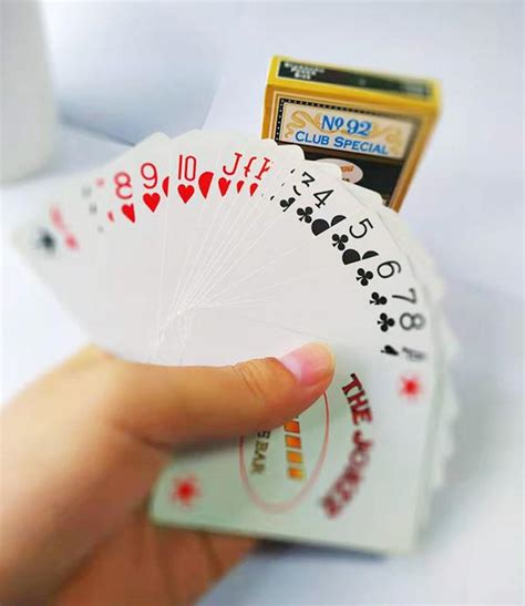扑克牌可以玩那些游戏-有没有四个人能玩的扑克牌游戏。最好讲一下玩法