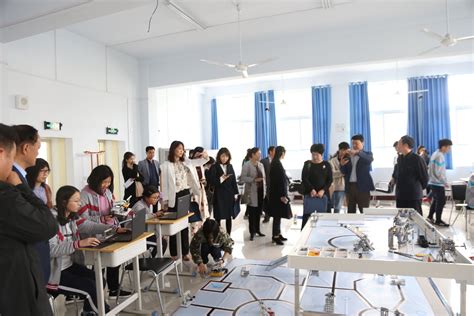 许昌市教育局召开全市教育系统基础教育提升三年攻坚办公室2018年工作会议