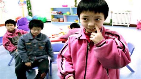 直击美国夫妇收养中国孤儿的全过程