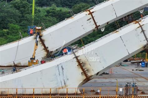 南京梅苑南路跨秦淮新河大桥建设有序推进|大桥|南京市|工人_新浪新闻