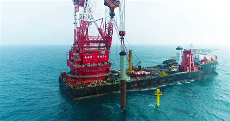 广东华电阳江青洲三500兆瓦海上风电项目打响沉桩第一锤进入全面施工