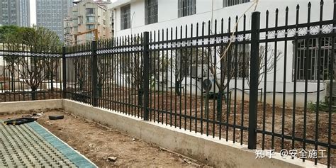 锌钢护栏施工铁艺护栏头工地围栏围栏|价格|厂家|多少钱-全球塑胶网