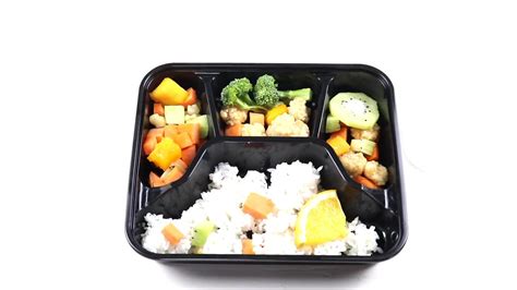 Disposable 4 compartment lunch box 一次性四格饭盒