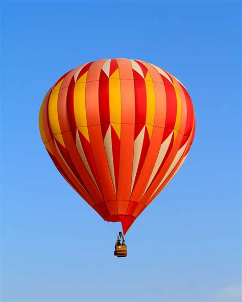 夕阳下的热气球图片-森塞特上空的热气球素材-高清图片-摄影照片-寻图免费打包下载