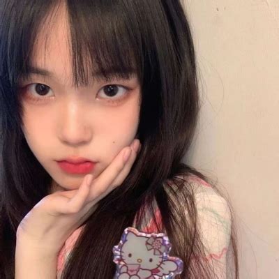 温柔带点丧的头像女生